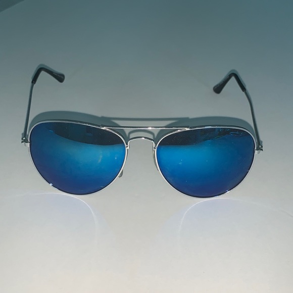 Blue aviator sunglasses loose comfortable, slightly crooked - Picture 3 of 4